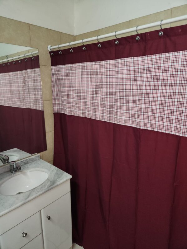 Cortina Burdeo cuadrille burdeo  SKU 220