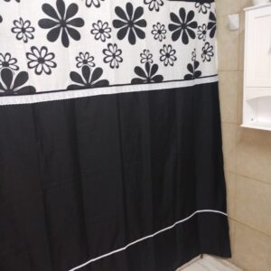 Cortina flor negra  200 x 200 cms  + 14 ganchos SKU 0265