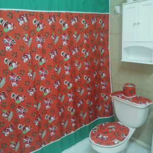 CORTINA DE BAÑO NAVIDAD 4 PIEZAS VERDE PASCUERO ROJO 180X180 CMS SKU 01235